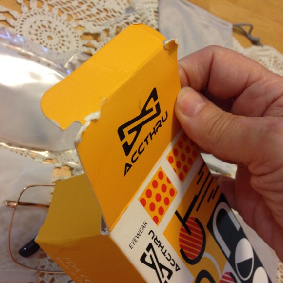 Two pairs Blue Light Filtering Glasses, with cleaning cloth, carry bag - Picture 5 of 5